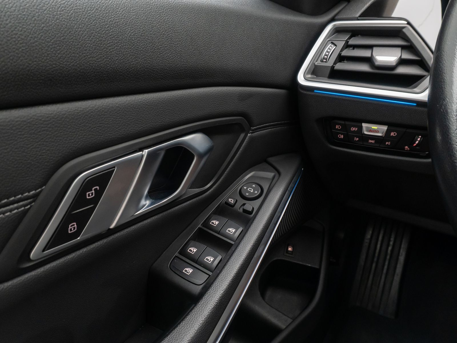 BMW 320e Sport Line - Samsaru's Car Outlet