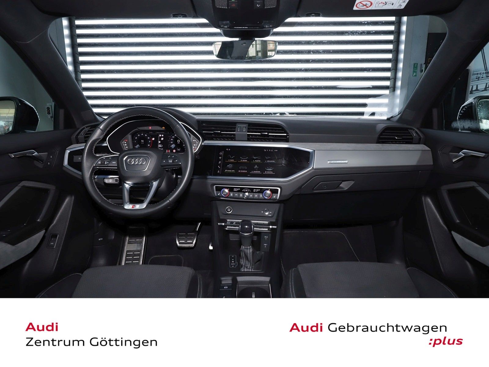 Audi Q3 S line 40 TFSI quattro - Samsaru's Car Outlet