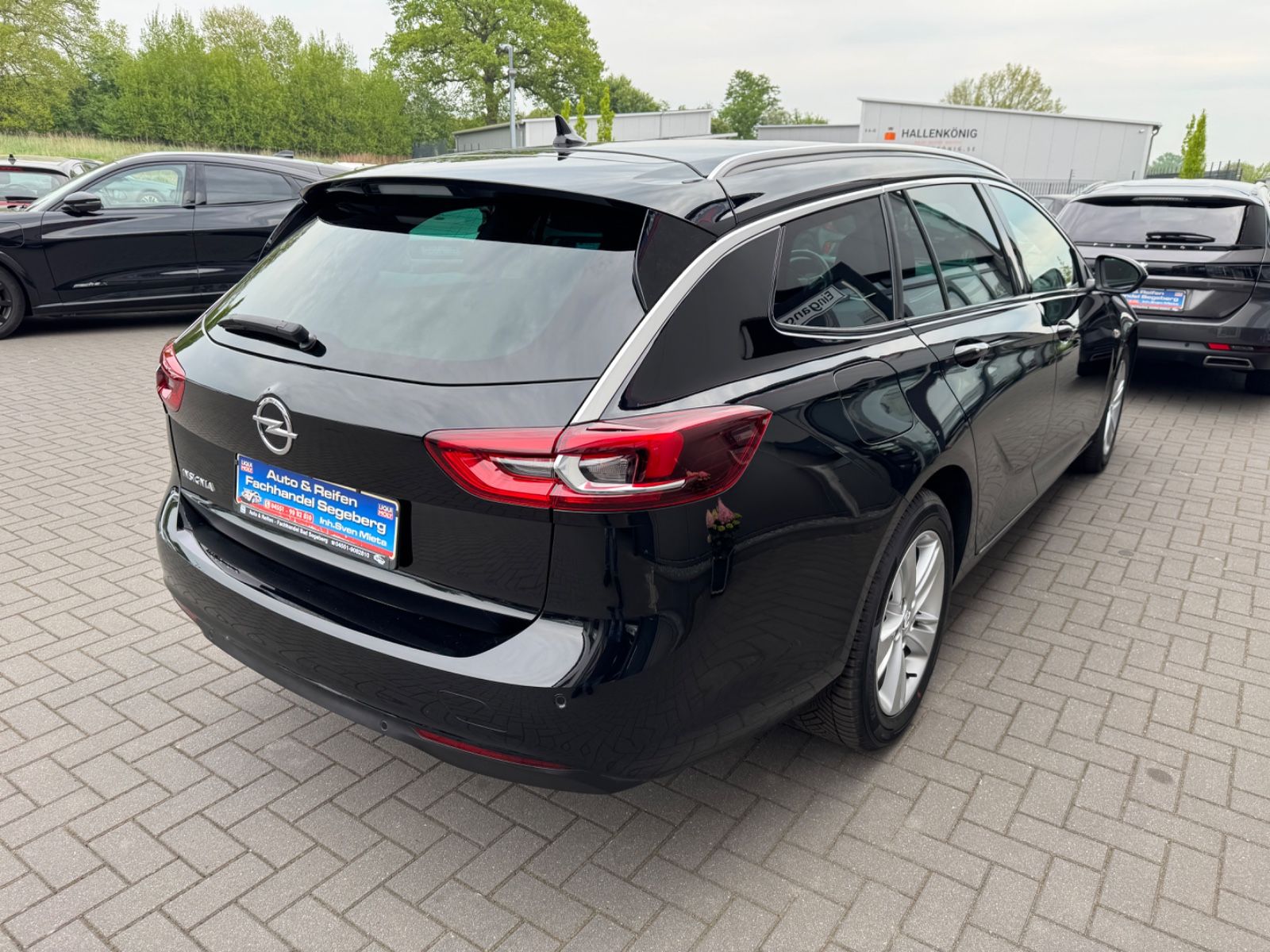 Opel Insignia B Sports Tourer Business - Samsaru's Car Outlet