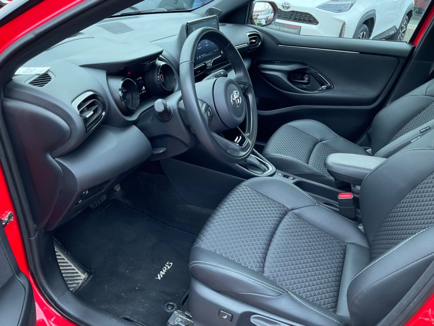 Toyota Yaris 1.5 Style ACC+LED+Navi+Pano+SD+SHZ+2xKlima