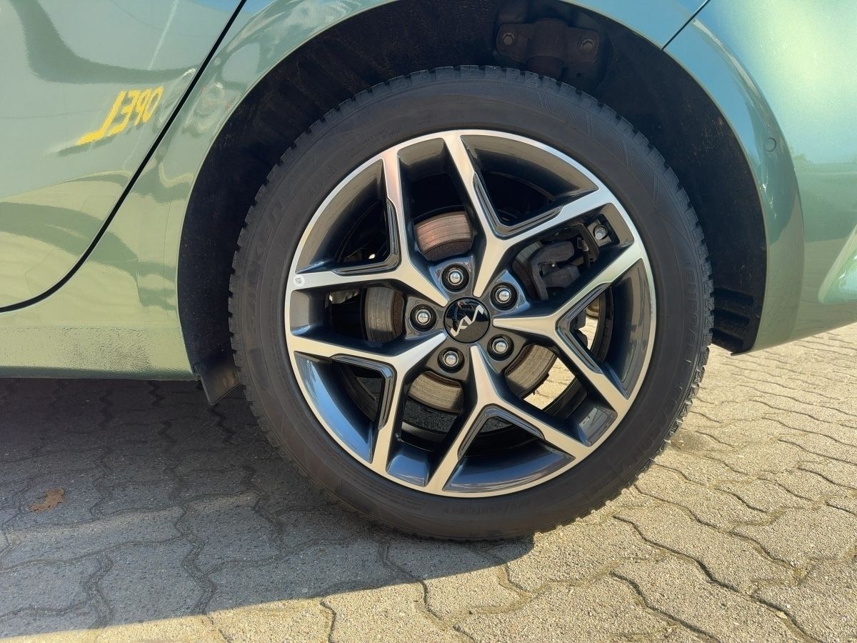 Kia cee'd Spirit - Samsaru's Car Outlet