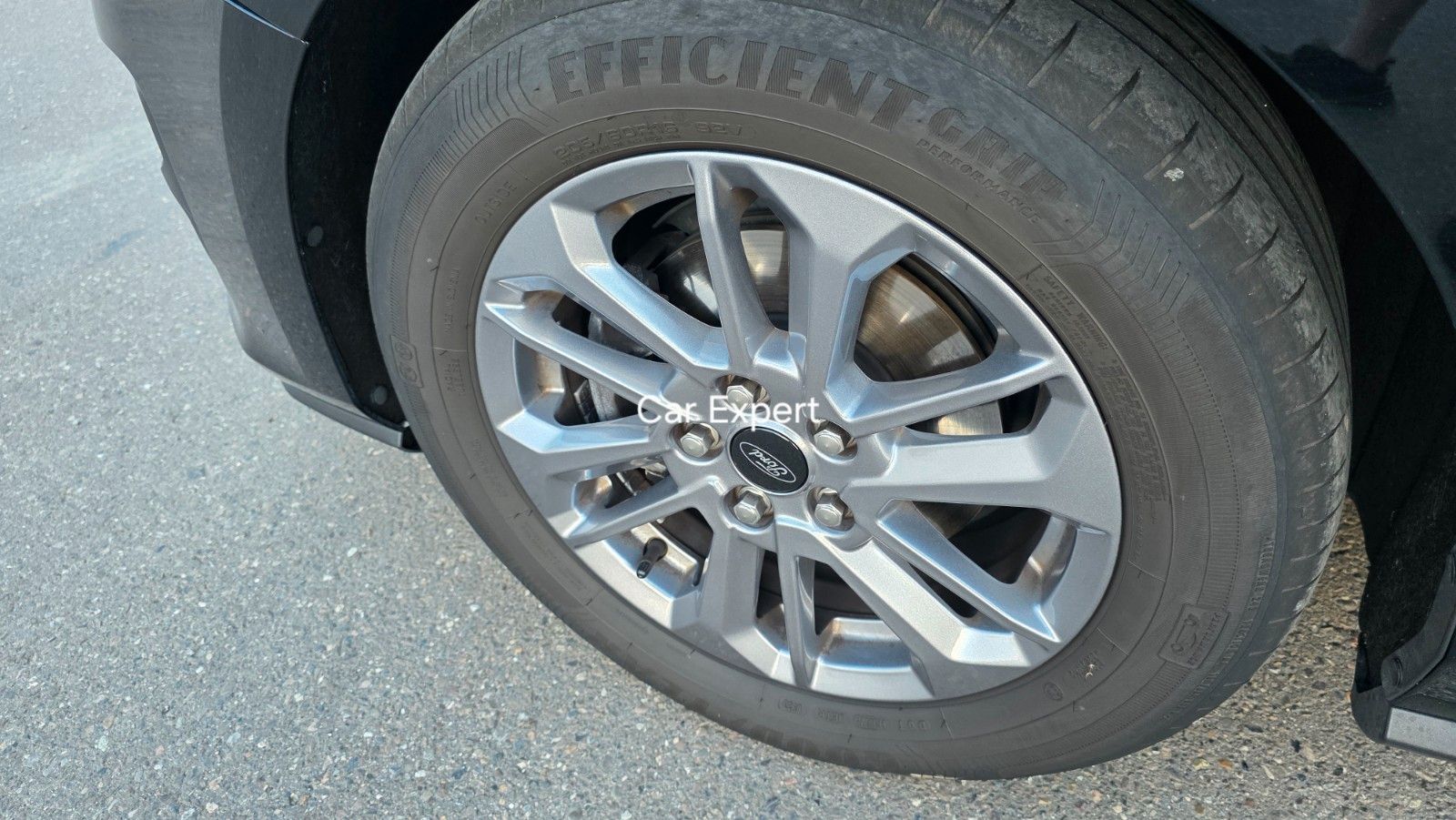 Ford Focus TurnierTitanium,1Hand,8xAlu,Scheckheft,LED