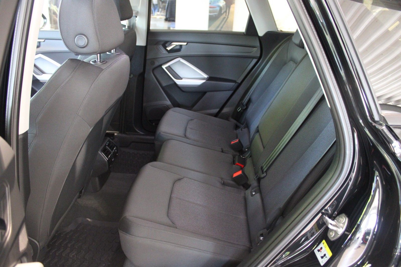 Audi Q3 40 TFSI quattro advanced - Samsaru's Car Outlet