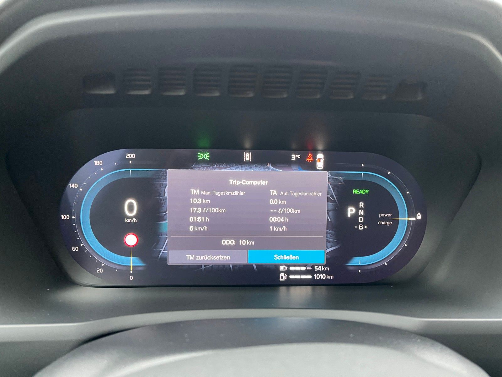 Volvo XC90 T8 Ultra Dark Plug-In AWD - Samsaru's Car Outlet