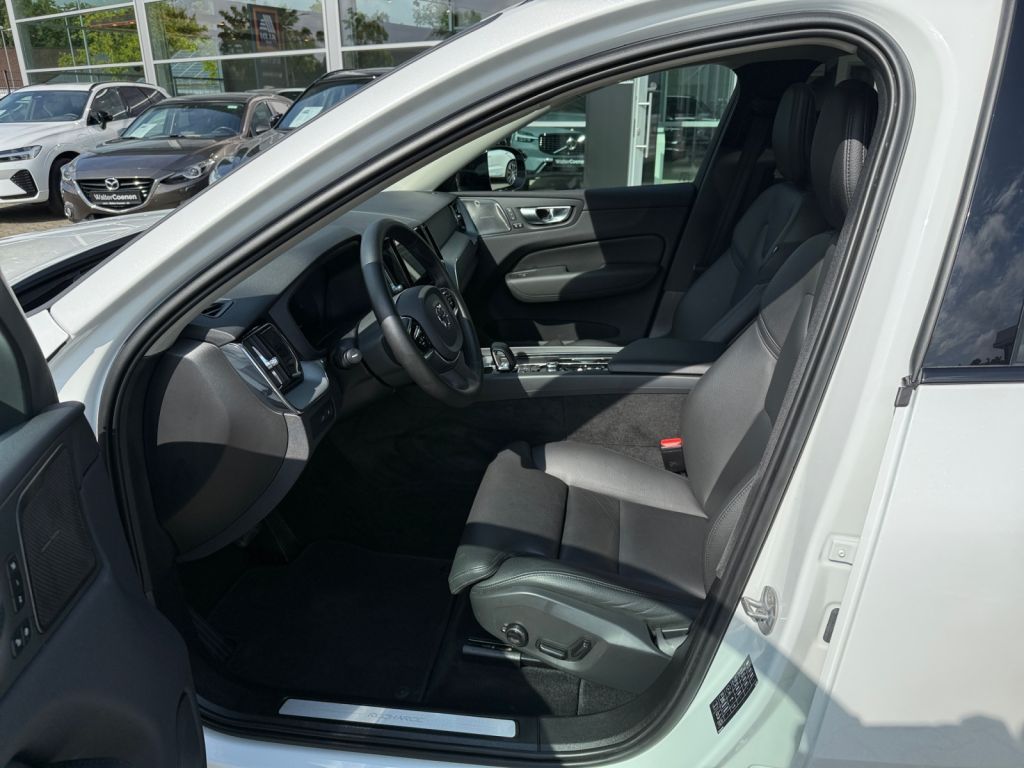 Volvo XC60 T8 AWD Recharge Plus Dark - Samsaru's Car Outlet