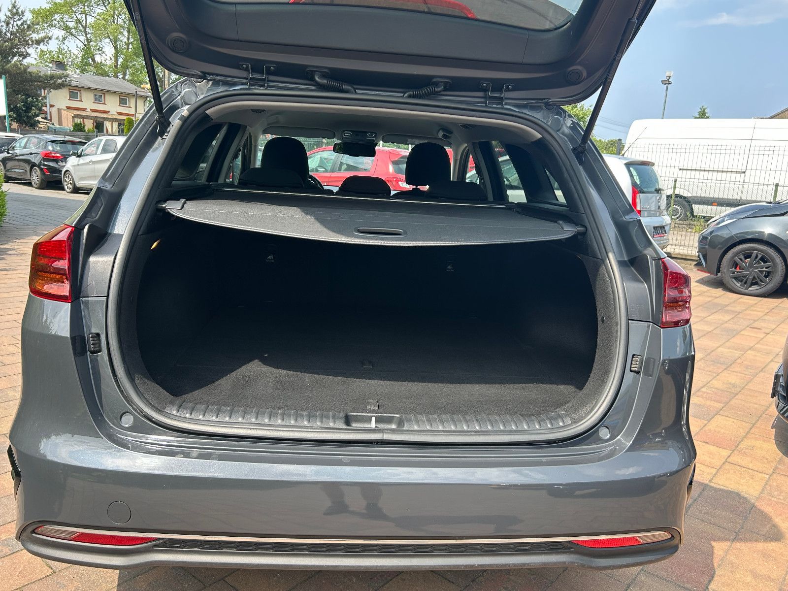 Kia Ceed - Samsaru's Car Outlet