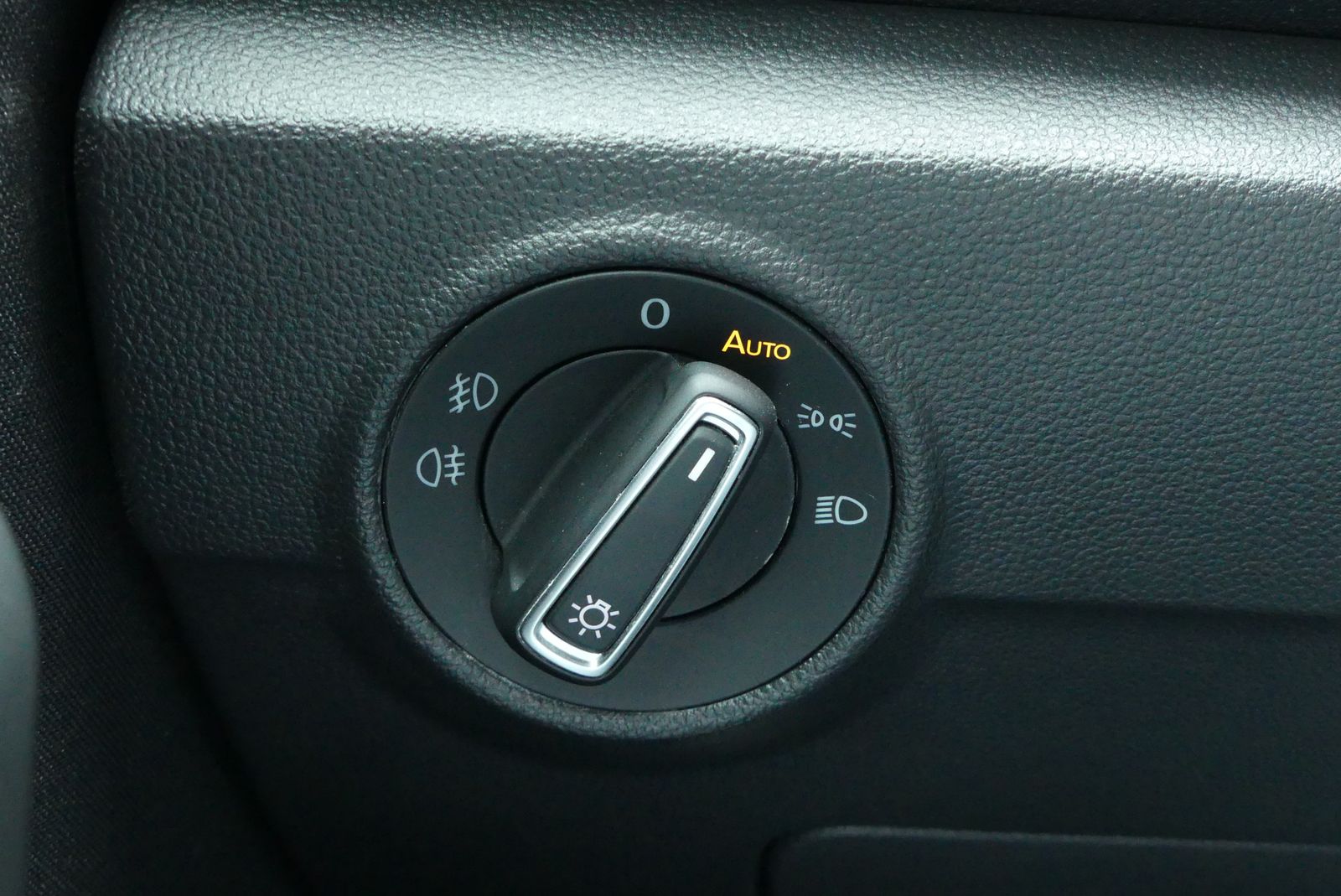 Volkswagen T-Roc Sport 4Motion - Samsaru's Car Outlet
