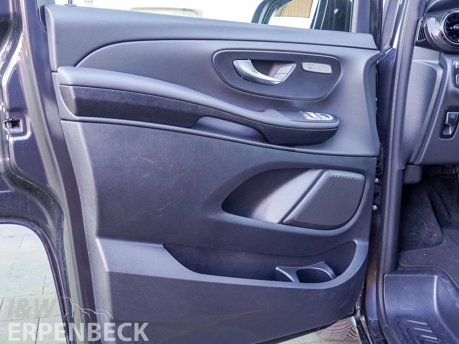Mercedes-Benz V 300 d EDITION Lang - Samsaru's Car Outlet