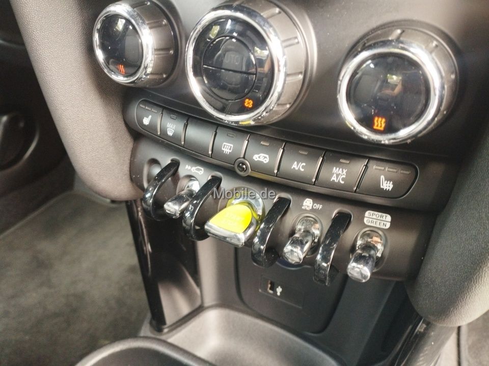 MINI COOPER SE Classic - Samsaru's Car Outlet