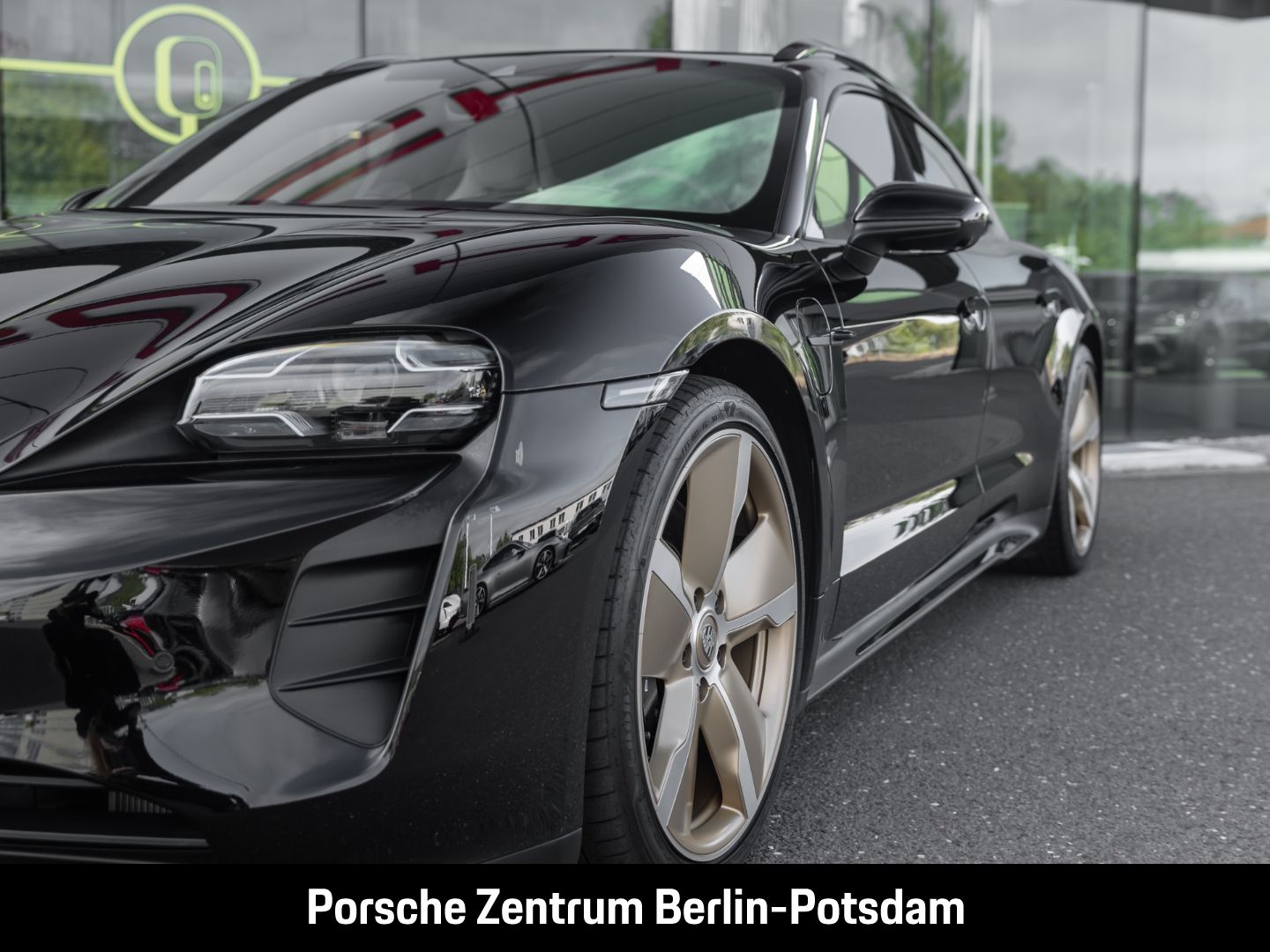 Porsche Taycan GTS Sport Turismo Burmester Panoramadach