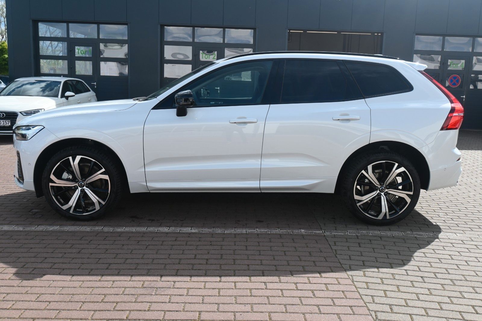 Volvo XC60 B4 D AWD Ultimate Dark*STDHZG*360°*LUFT*ACC