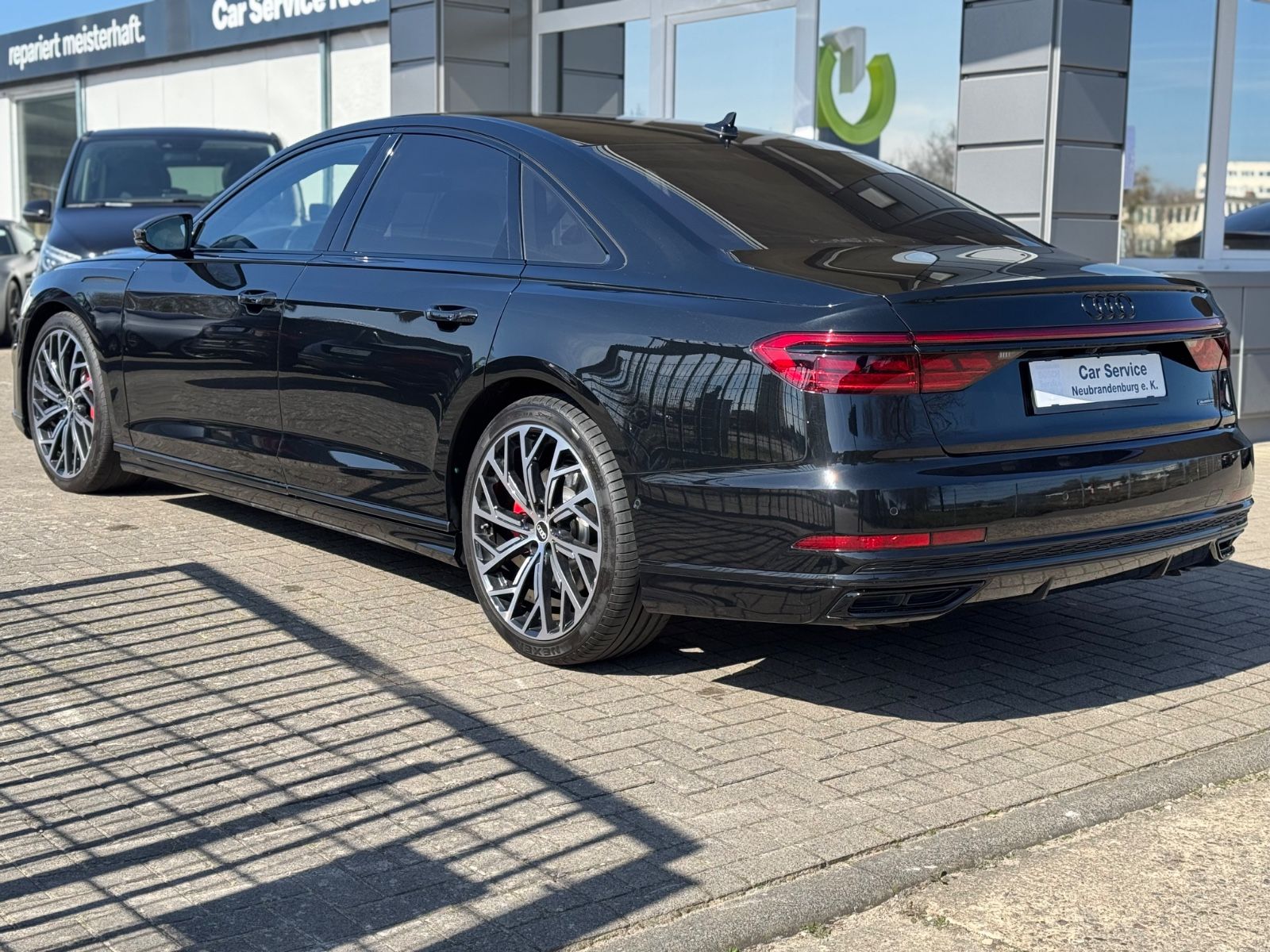 Audi A8L 60 TFSI quattro EXCLUSIVE - Samsaru's Car Outlet