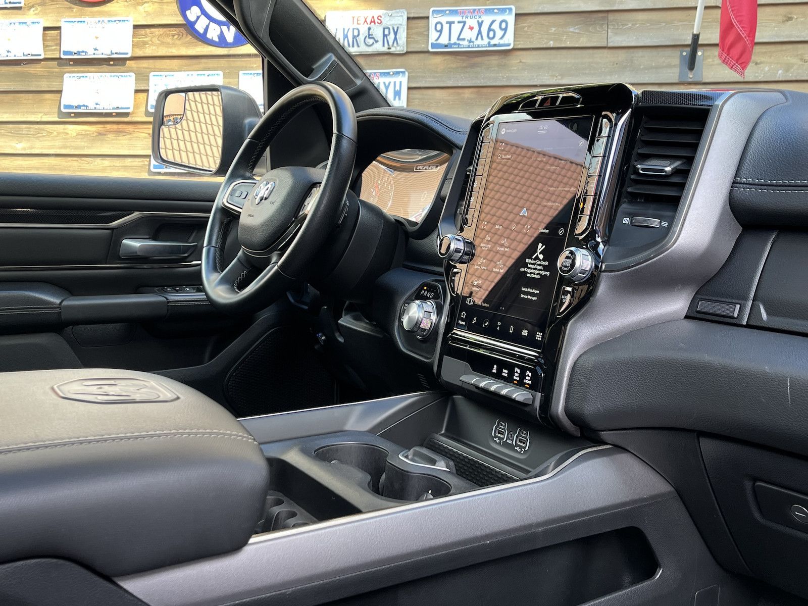 Dodge RAM 1500 SPORT 5,7L Pano 4x4 LPG 12´´ Navi AHK