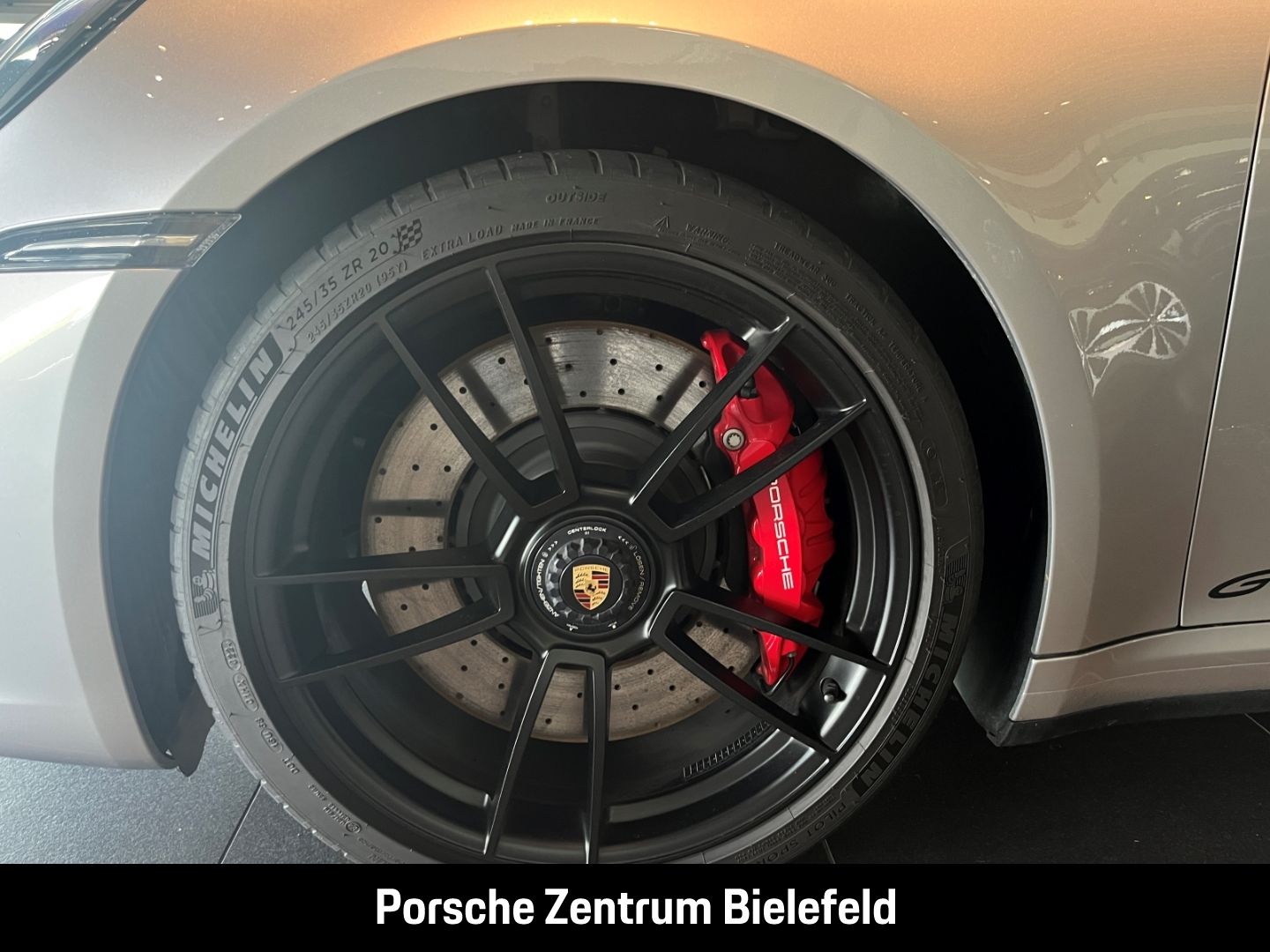 Porsche 992 911 Targa 4 GTS BOSE Sportabgasanlage LED
