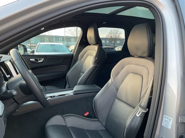 Volvo XC60 B4 Plus Dark 2WD ACC PANO 360° Allwetter