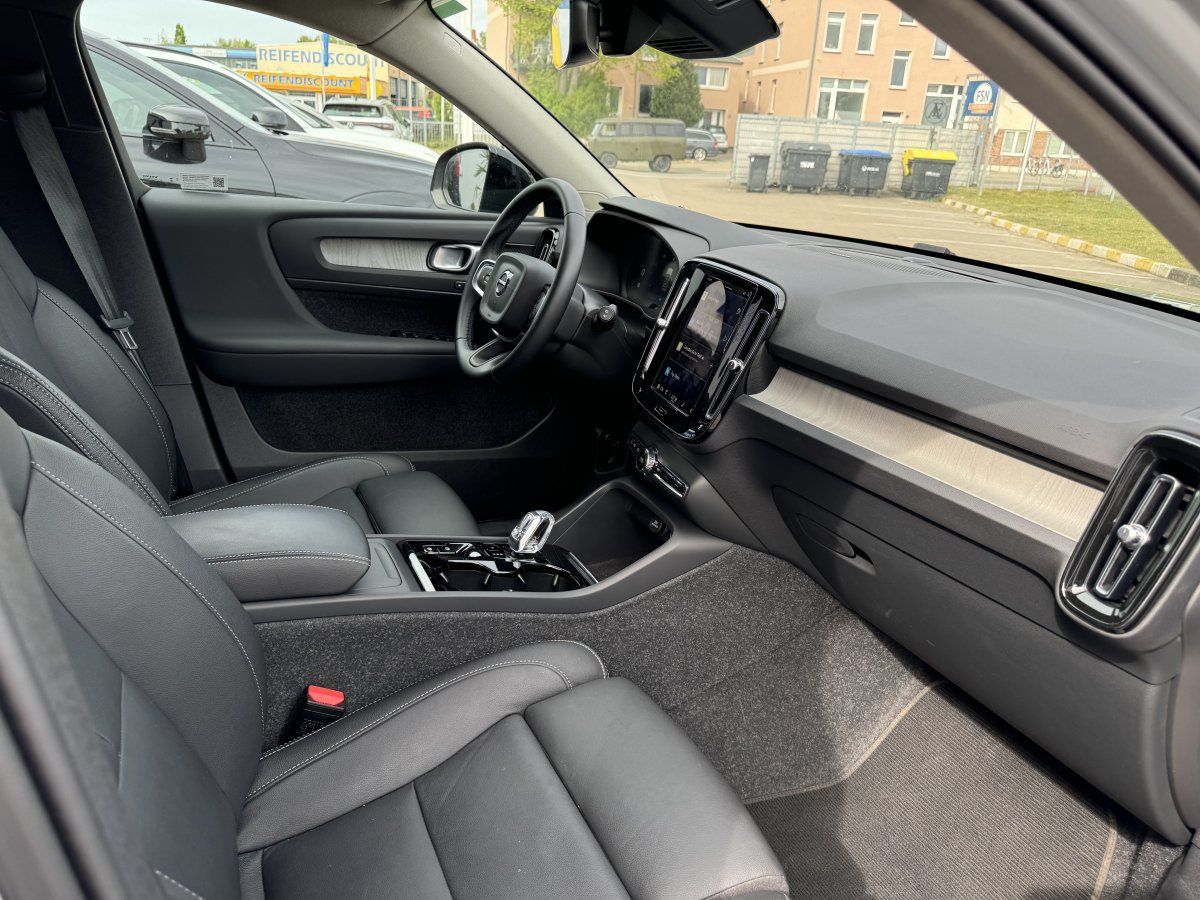 Volvo XC40 B3 Plus Dark 8-fach Aktionspreis
