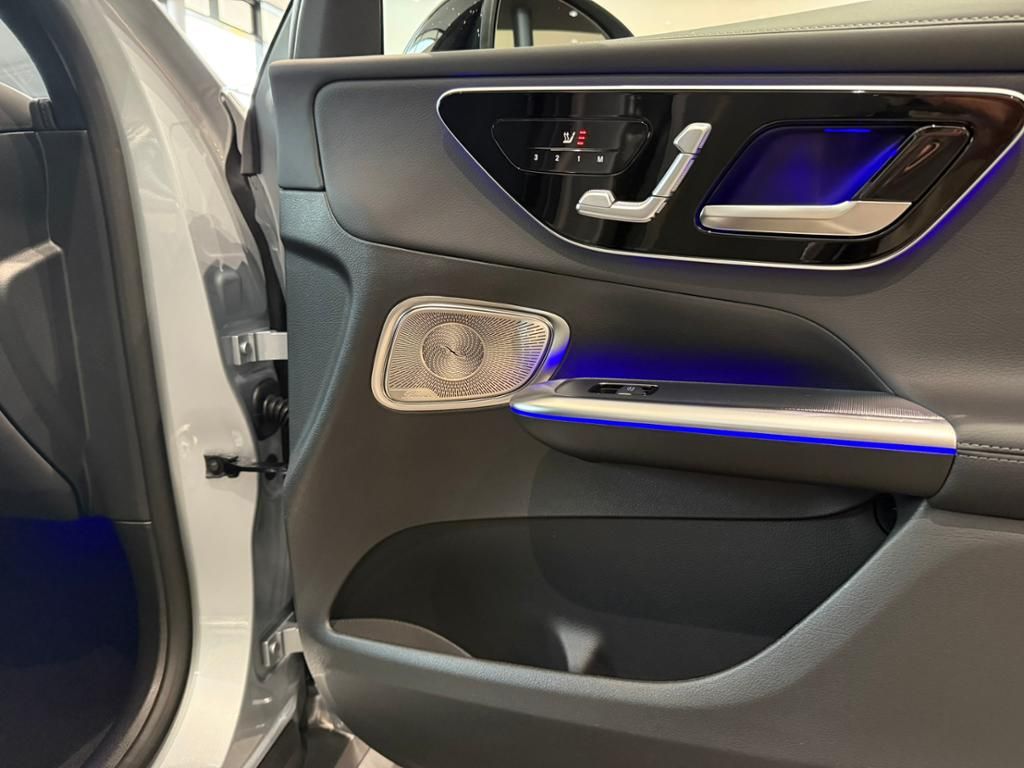 Mercedes-Benz GLC 300 AMG+PANO+AHK+DISTRONIC+KEYL+BURM+DIGI L+