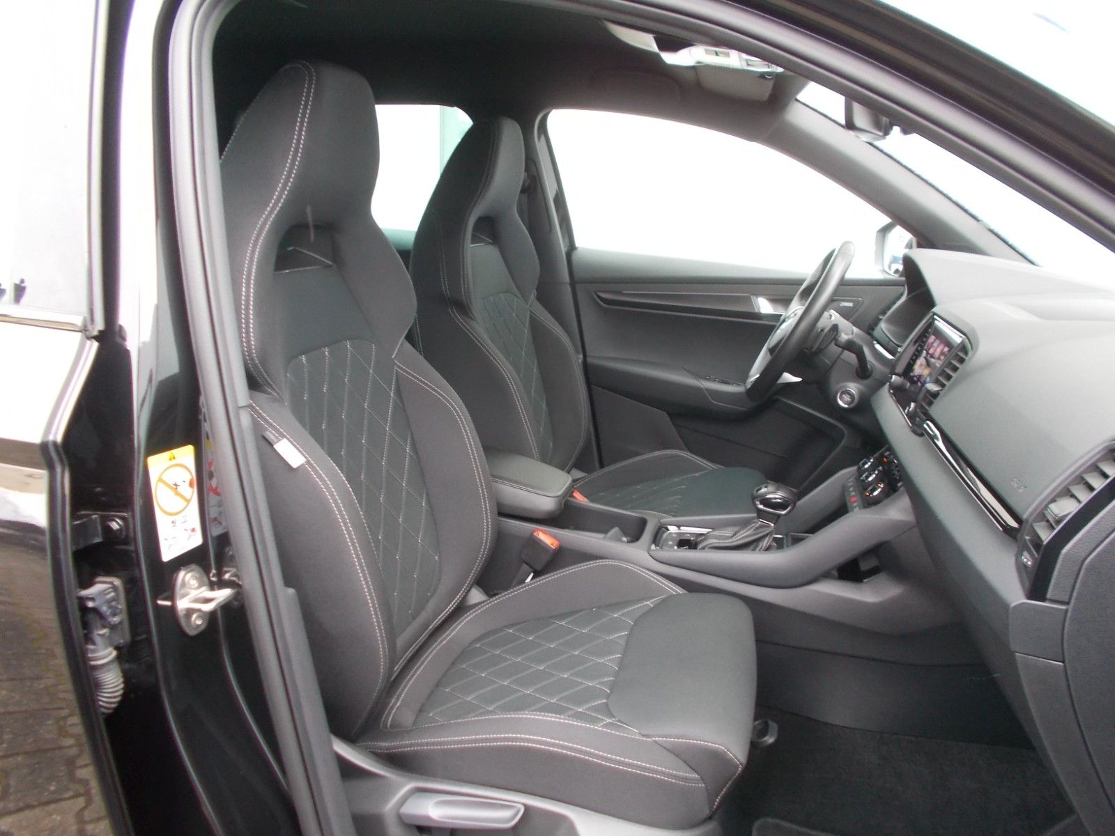 Skoda Karoq  1.5 TSI Sportline * DSG * Navi *AHK *360°