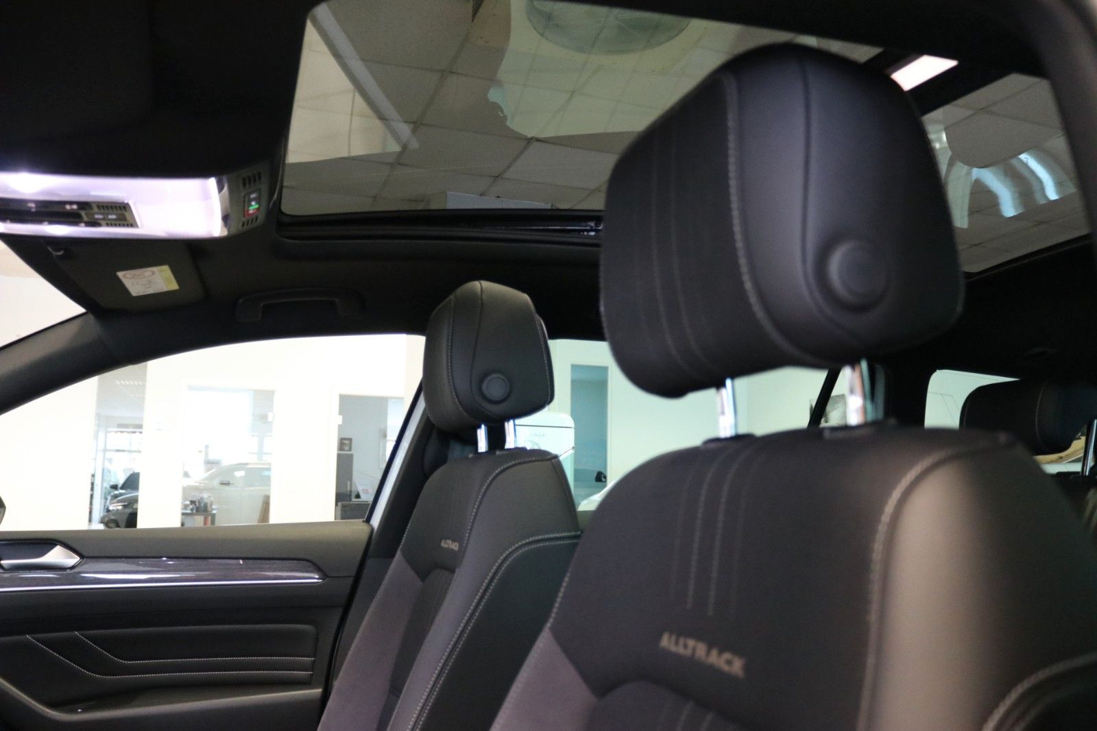 Volkswagen Passat Alltrack 4M AHK Pano STHZ 360 Memory