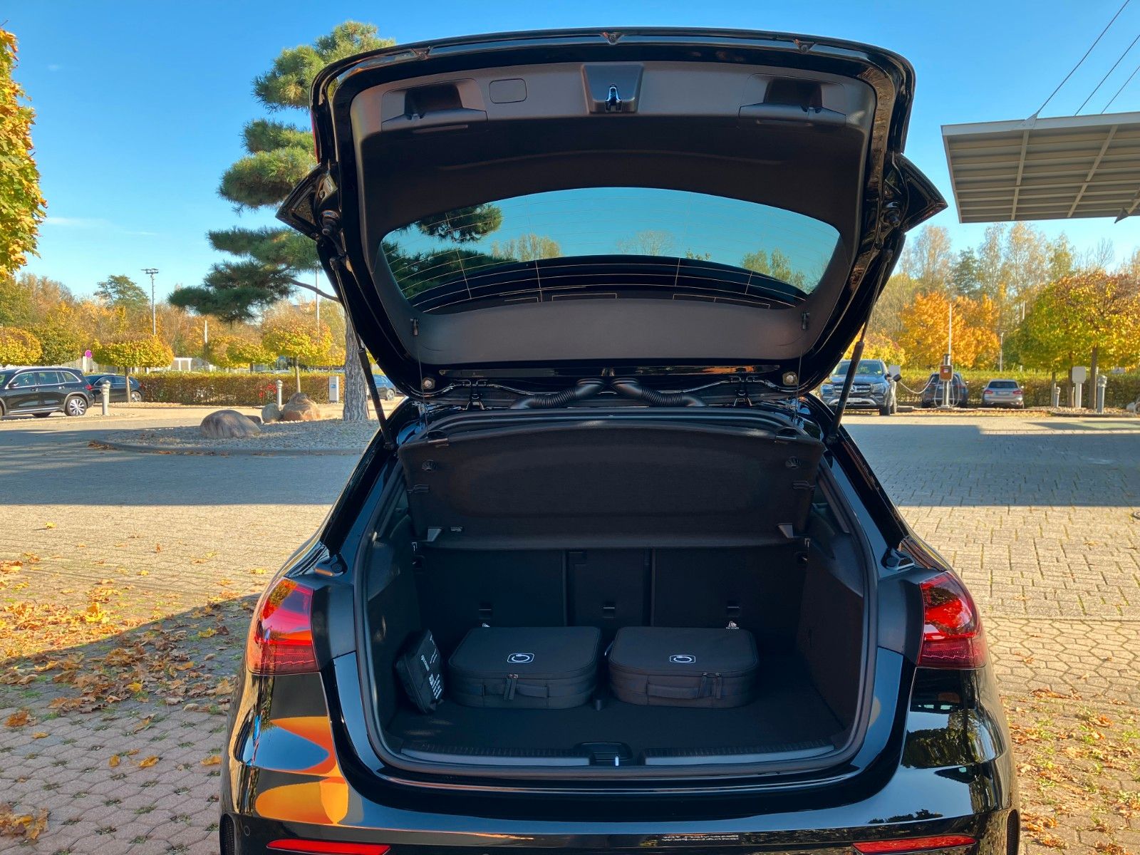 Mercedes-Benz A 250 e AMG - Samsaru's Car Outlet