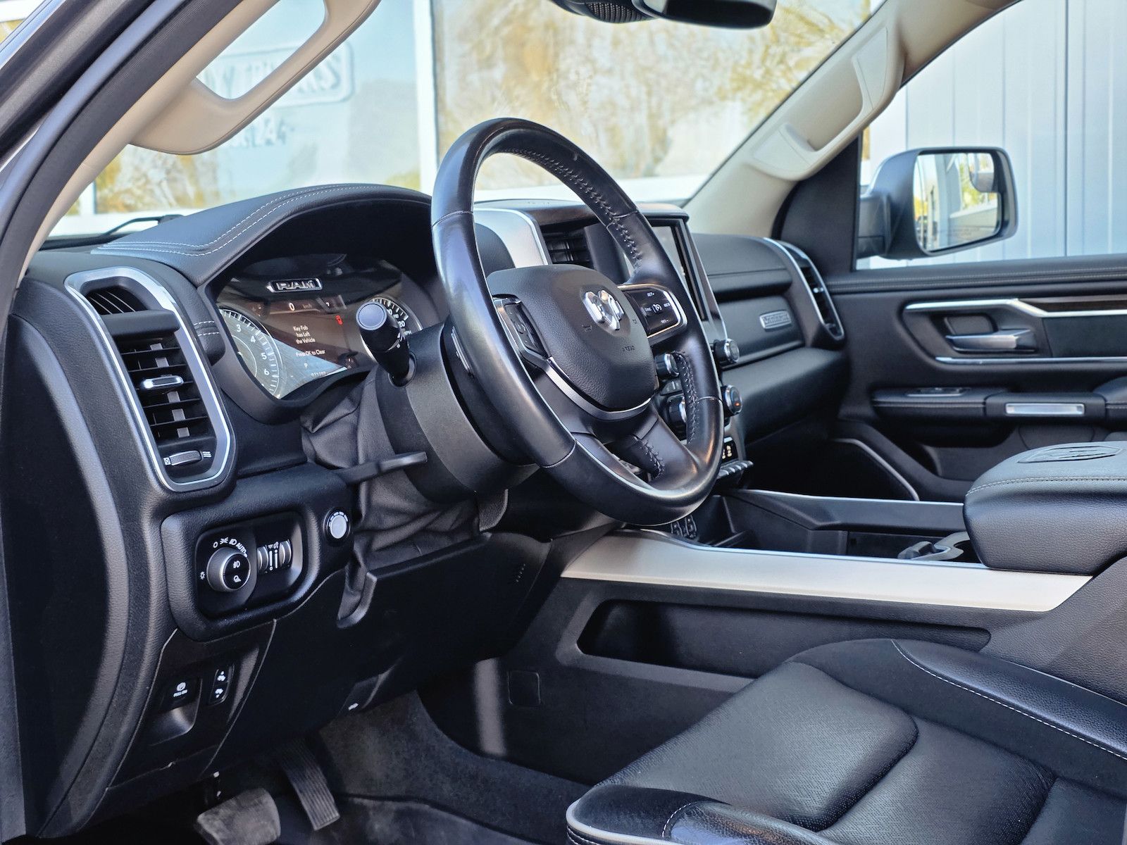 Dodge RAM 1500 5.7 4x4 Laramie Memory AHK LED 3.5´´ RC