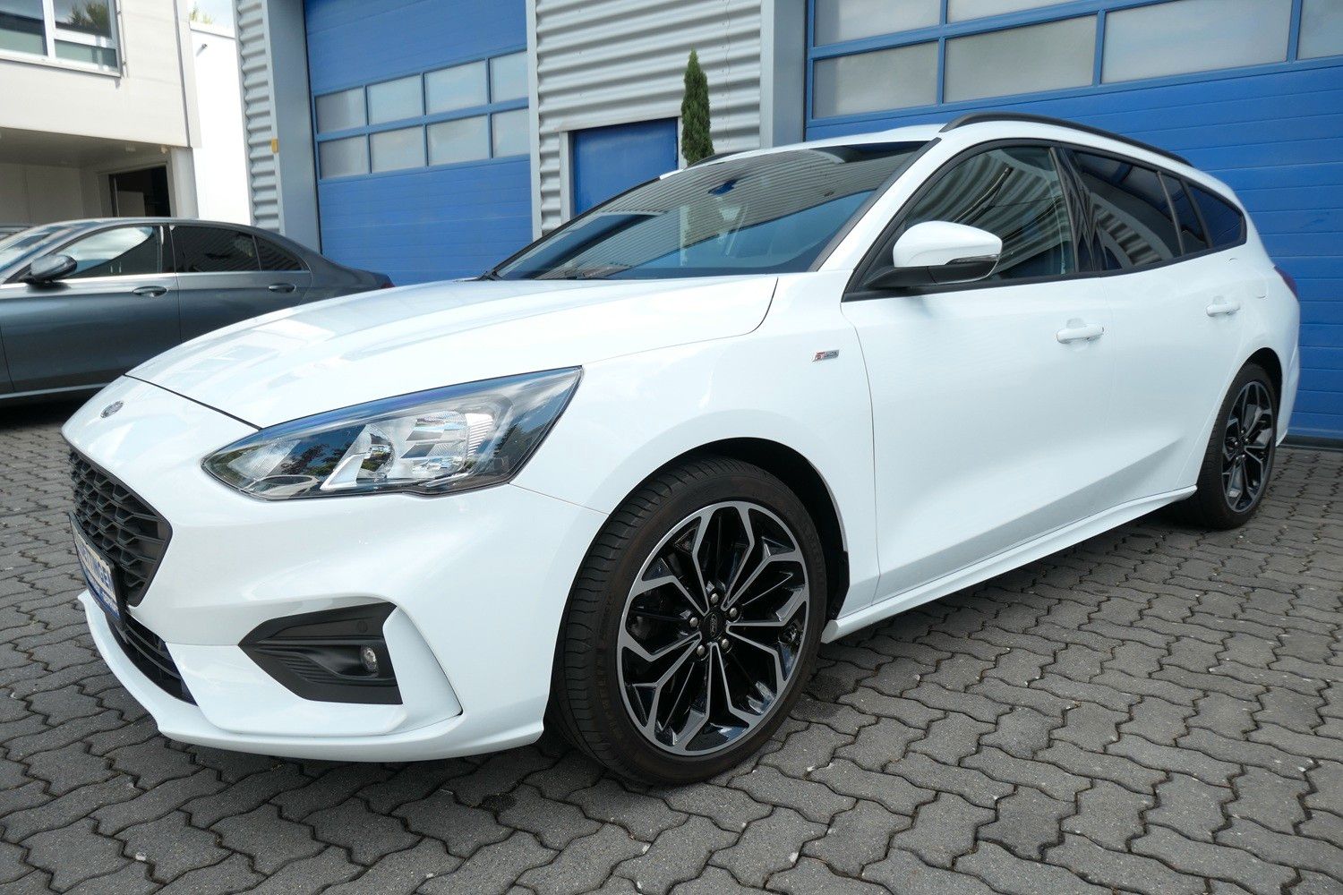 Ford Focus Turnier 1.5 ST-Line - Samsaru's Car Outlet