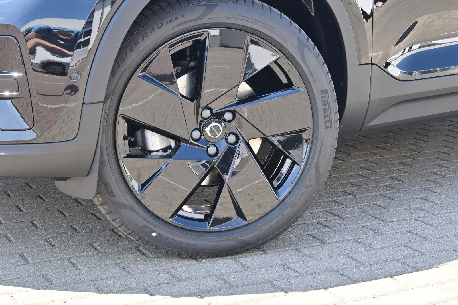 Volvo XC40 B3 DKG Plus Black Edition*PANO*360°*ACC*AHK