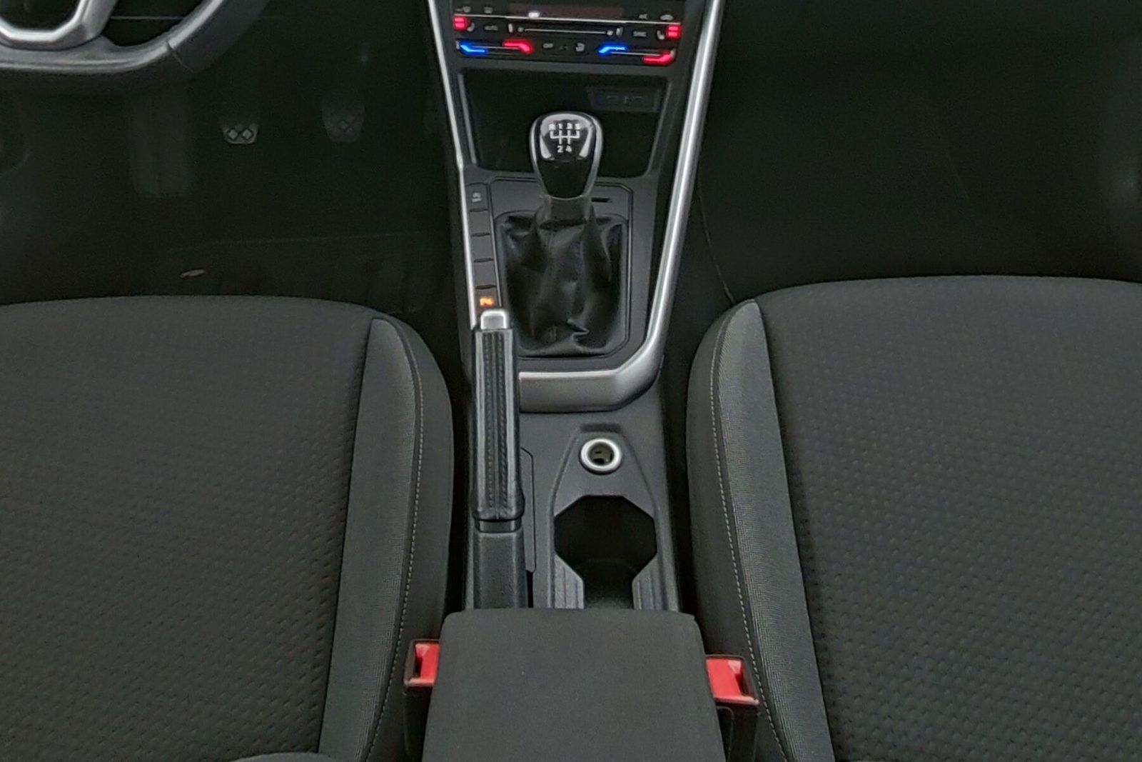 Volkswagen Taigo 1.0 TSI Life - Samsaru's Car Outlet