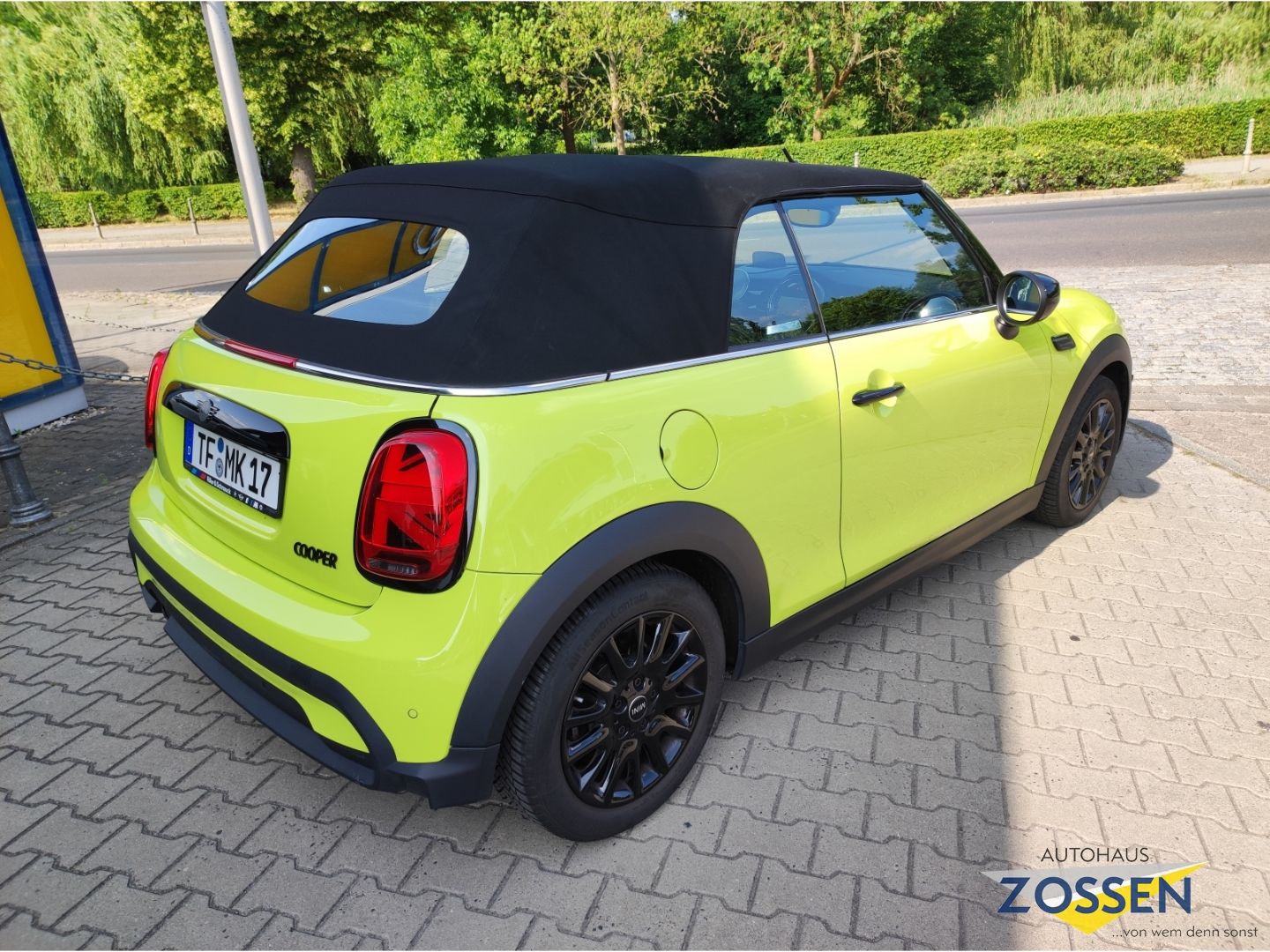 MINI Cooper Cabrio Classic - Samsaru's Car Outlet