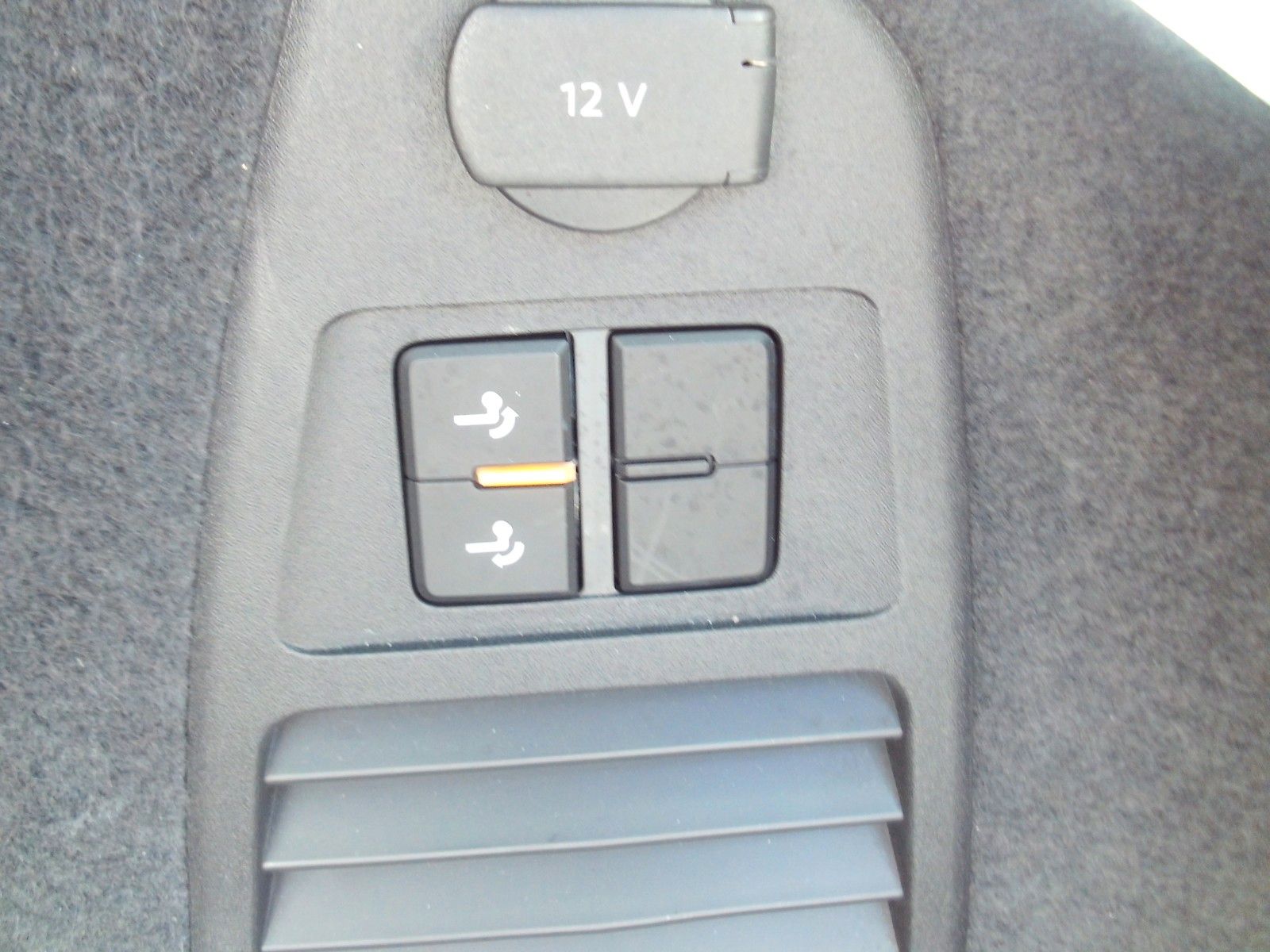 Volkswagen Touareg R-Line 4M - Samsaru's Car Outlet
