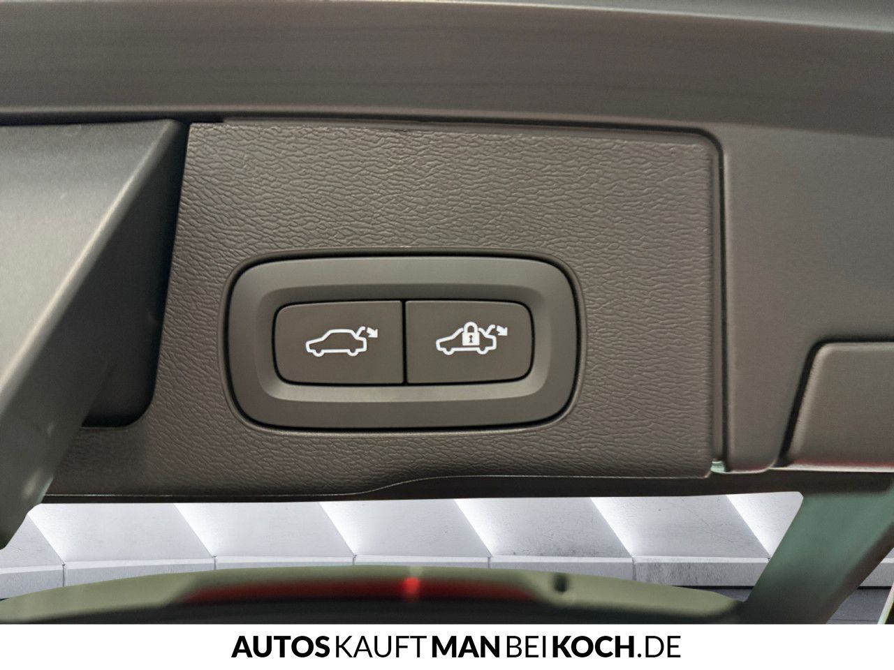 Volvo XC60 T6 Recharge AWD Plus PANO AHK STDHz V-LED!