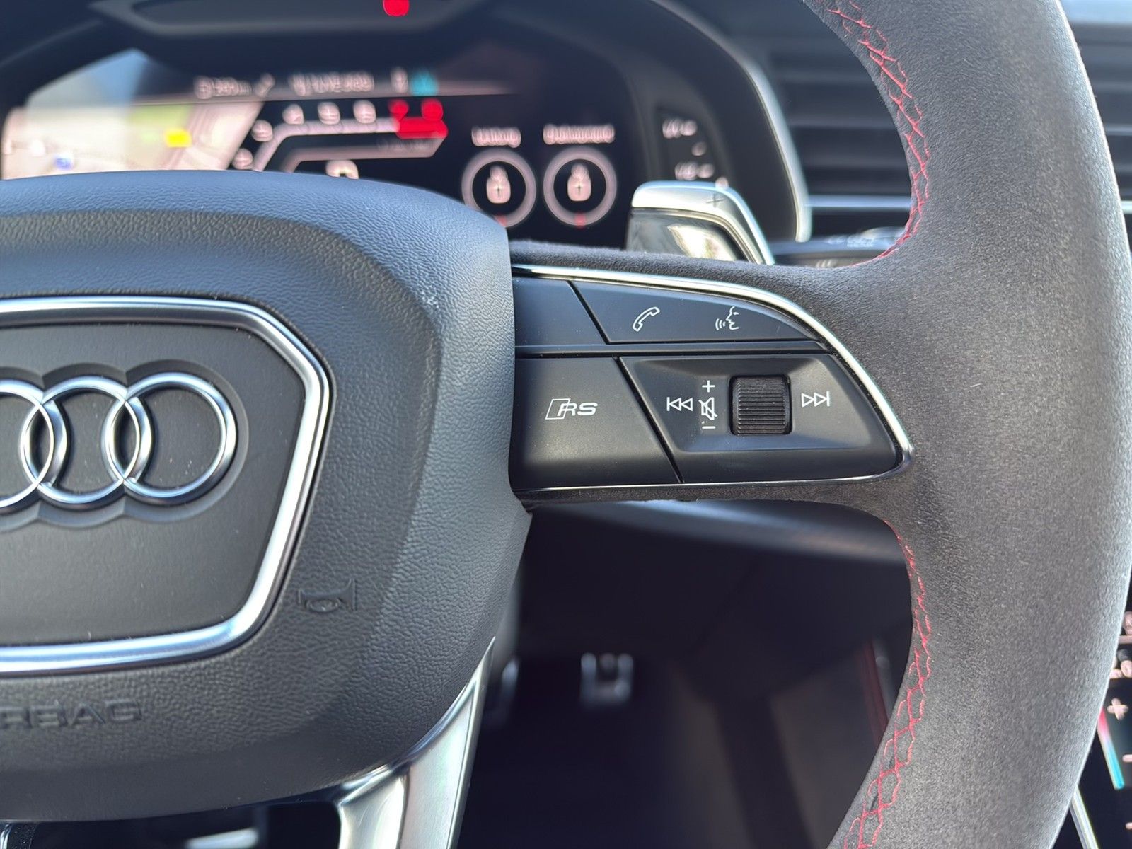 Audi RSQ8 quattro BLACKPAK B&O AHK 360CAM 23Z HEADUP