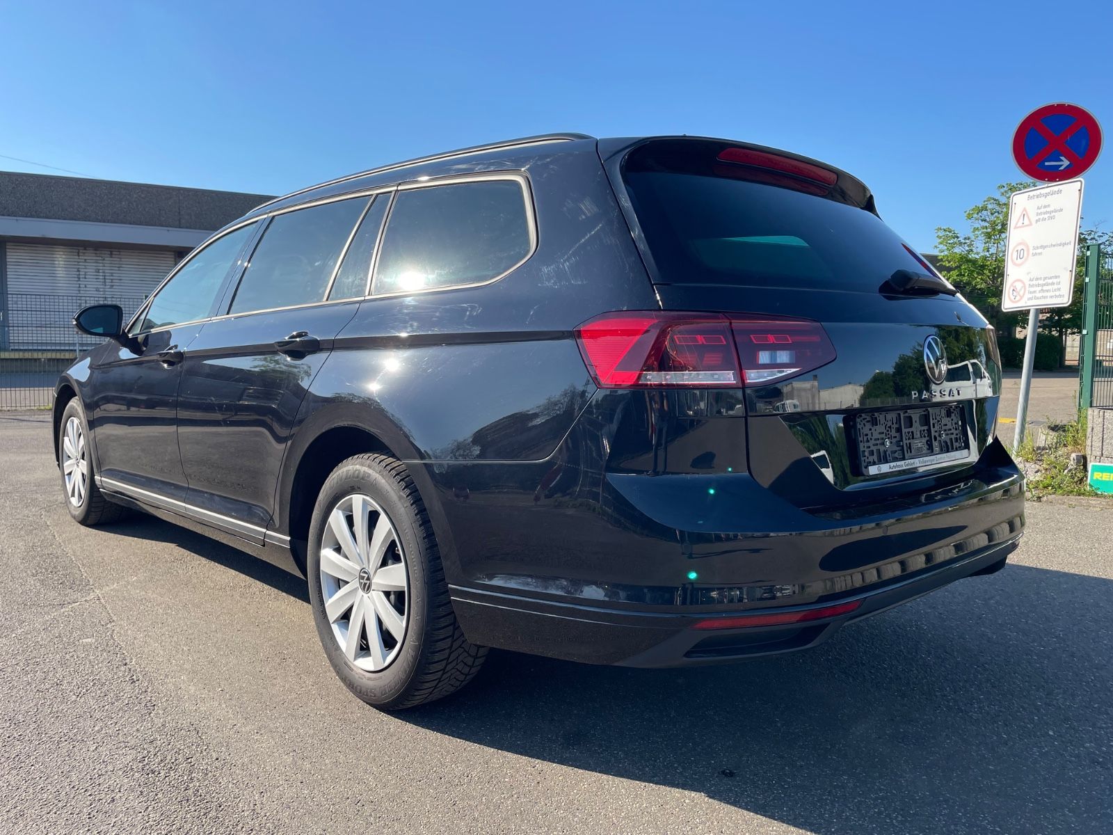 Volkswagen Passat Variant - Samsaru's Car Outlet