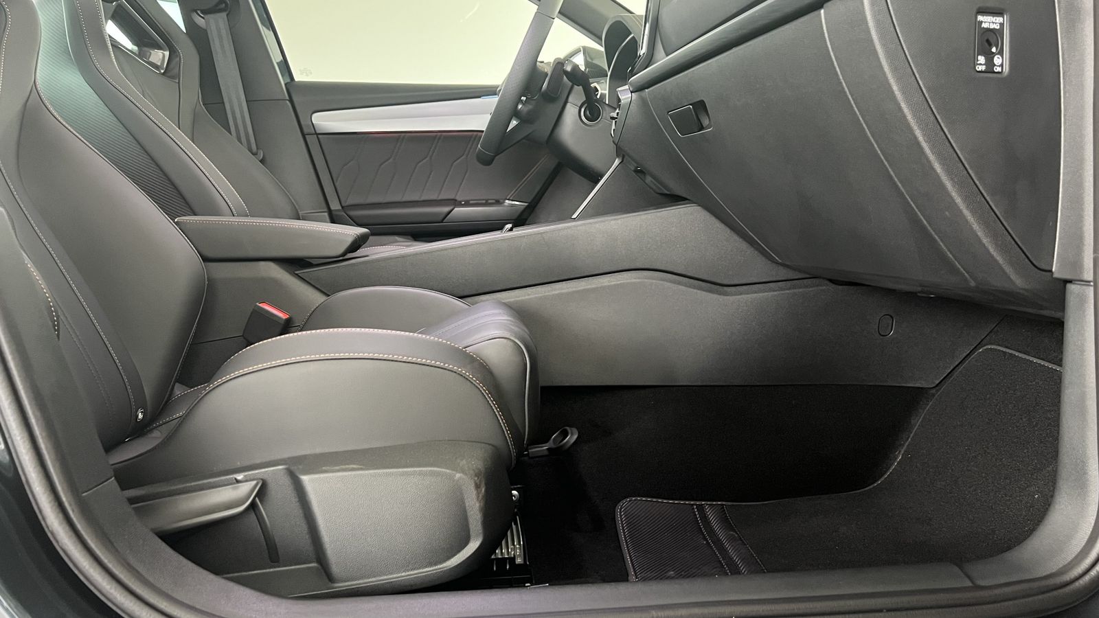 Cupra Leon Sportstourer VZ e-Hybrid - Samsaru's Car Outlet