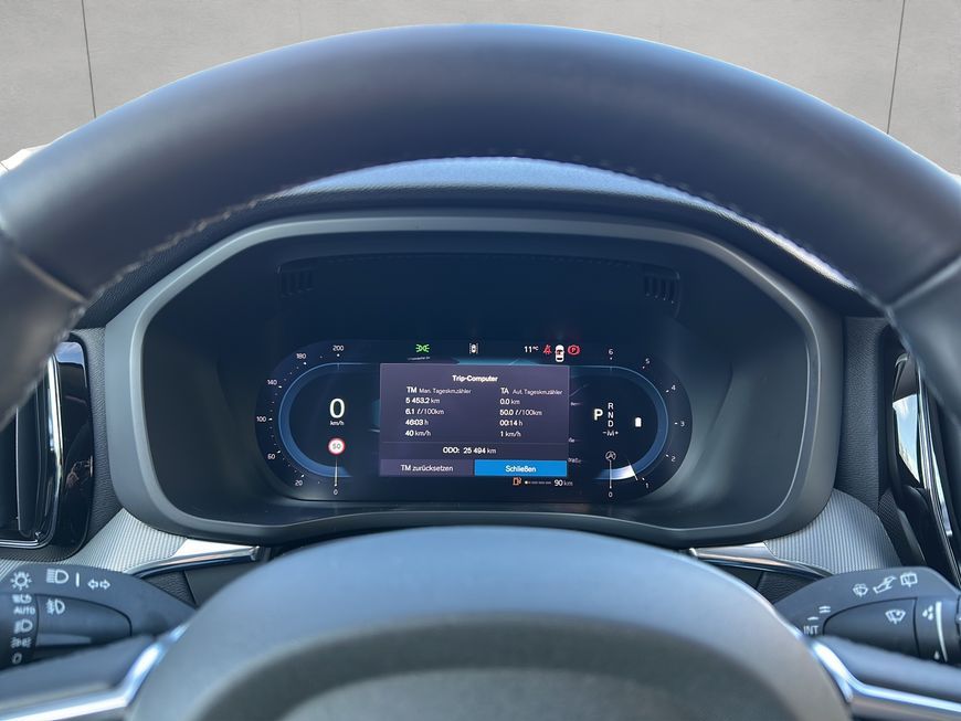 Volvo XC60 B4 D AWD Plus Dark