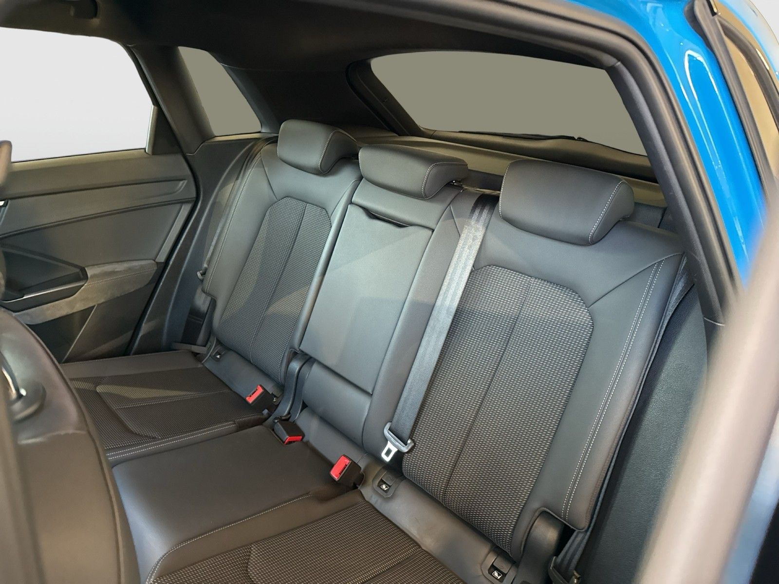 Audi Q3 35 quattro S LINE BLACKPAK AHK ACC LM20 NAVI+