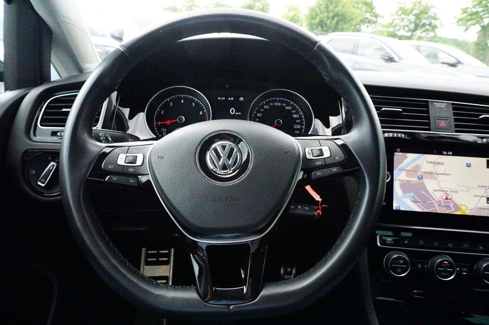 Volkswagen Golf IQ.DRIVE 1.5 l TSI - Samsaru's Car Outlet