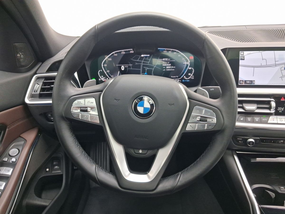 BMW 330e Lim Sport Line - Samsaru's Car Outlet