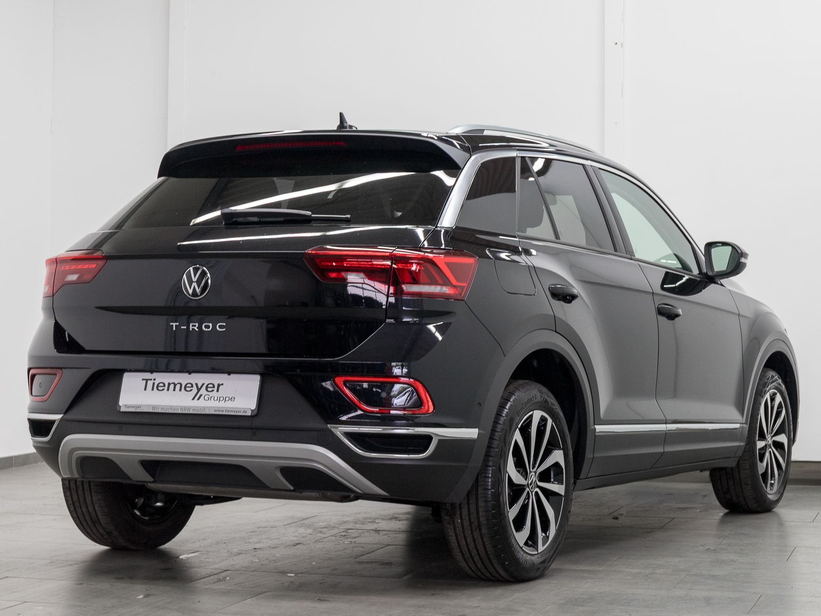 Volkswagen T-Roc 1.5 TSI DSG STYLE - Samsaru's Car Outlet
