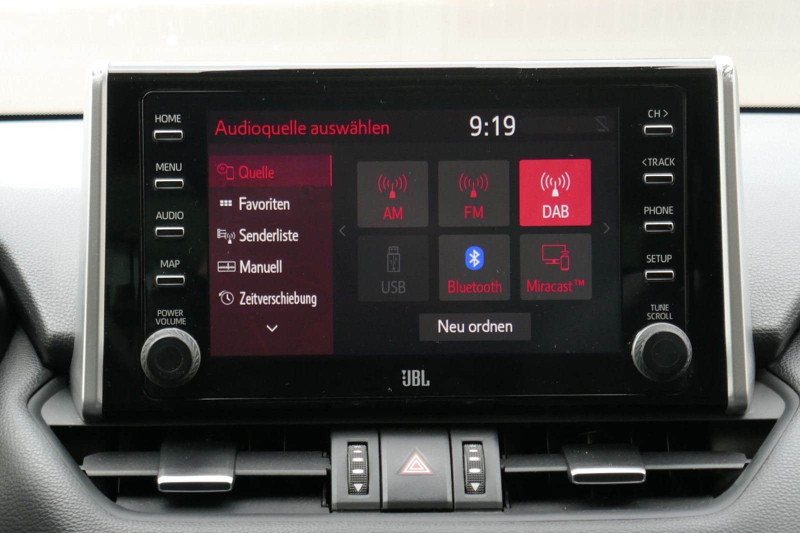 Toyota RAV 4 Hybrid Lounge Allrad - Samsaru's Car Outlet