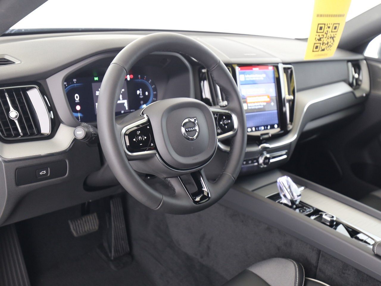 Volvo XC60 B4 Plus Dark 2WD - Samsaru's Car Outlet