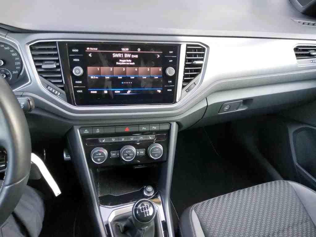 Volkswagen T-Roc 1.5 TSI R-Line - Samsaru's Car Outlet