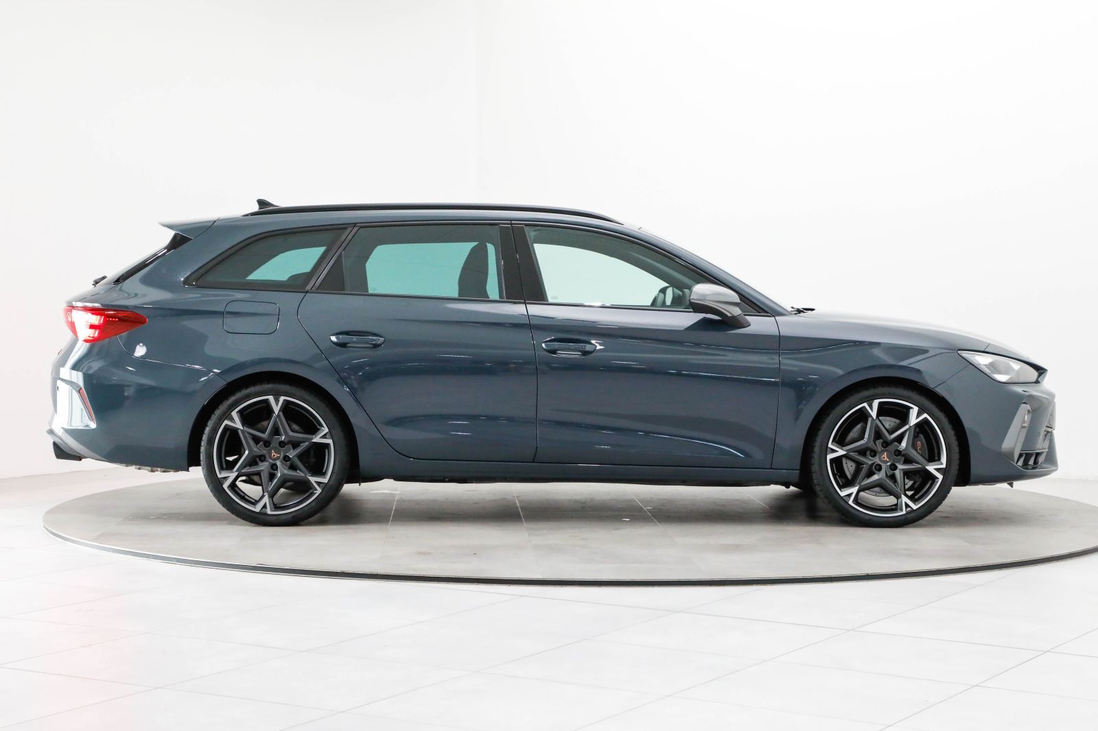Seat Leon ST 2.0 TSI 4D DSG VZ AHK Kam. SHZ ACC