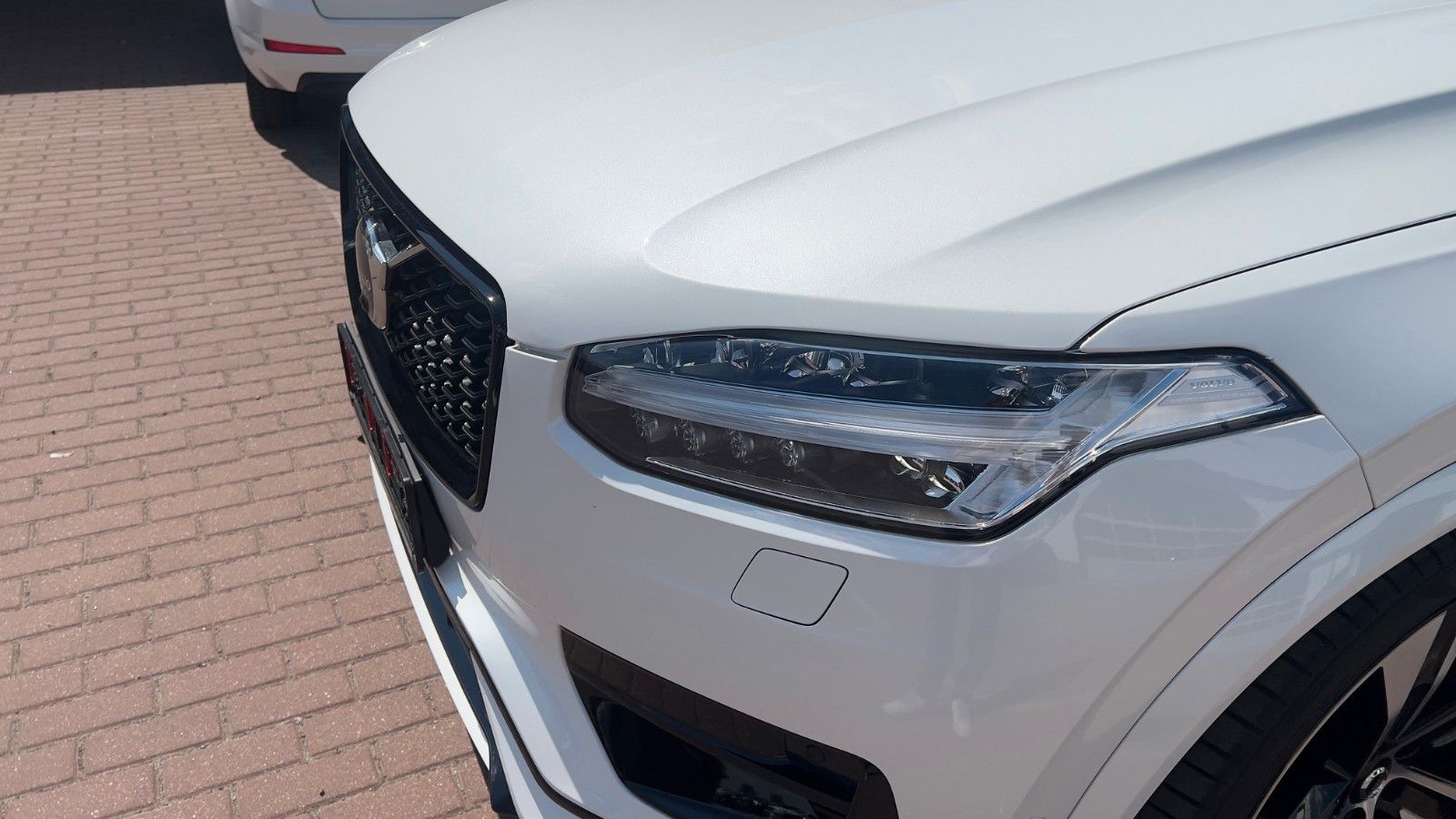 Volvo XC90 B5 D AWD Ultimate Dark*B&W*HUD*LUFT*AHK*ACC