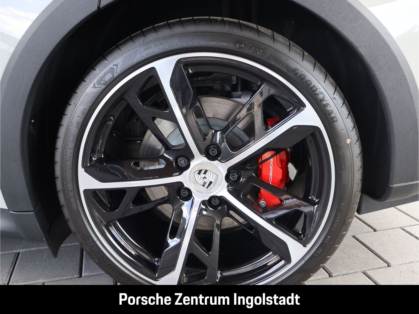 Porsche Taycan 4S Cross Turismo, 4+1 Sitze, SH 4x, Hinte