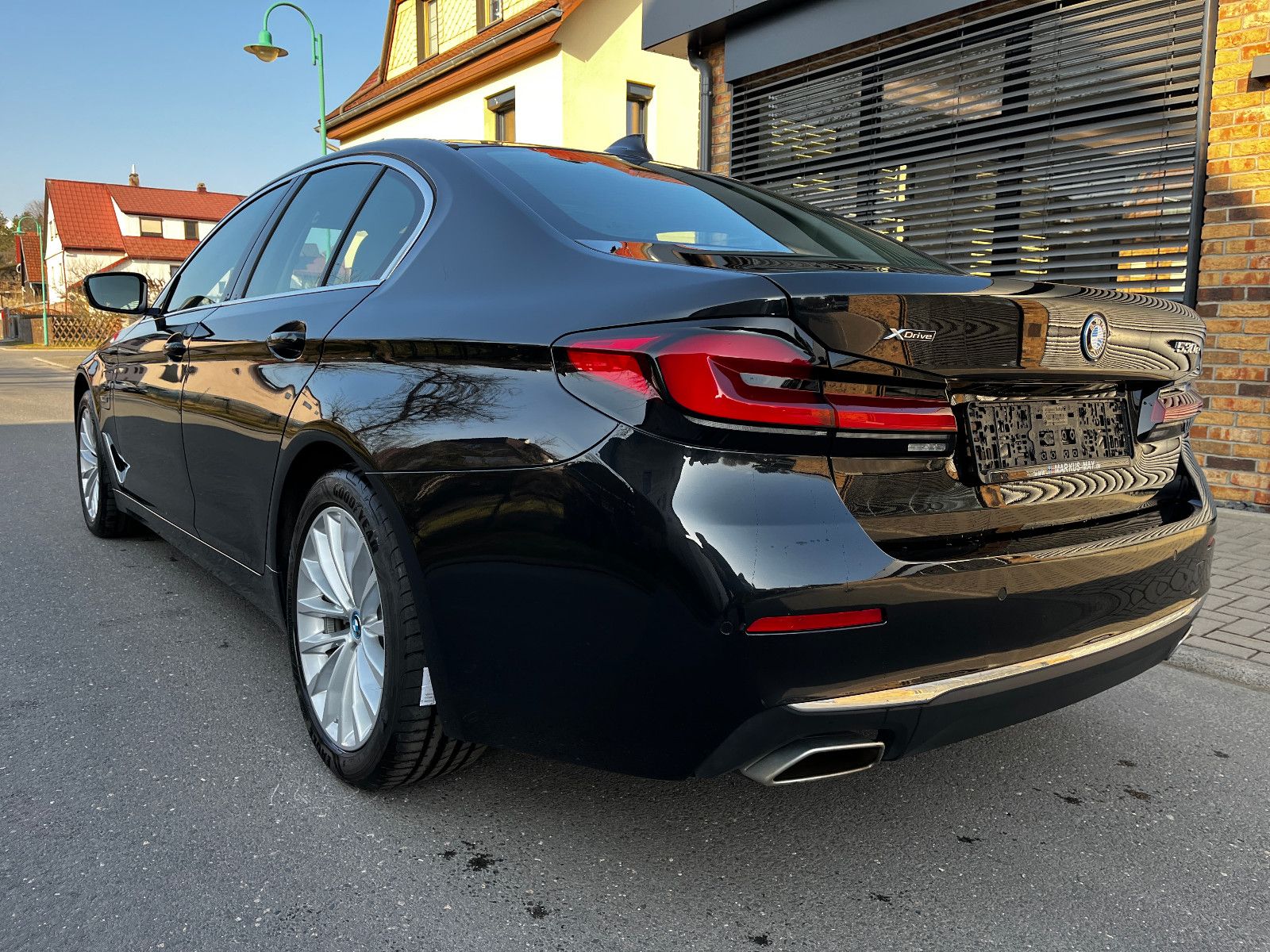 BMW 530e xDrive LuxuryLine Leder LED Navi GDach HUD