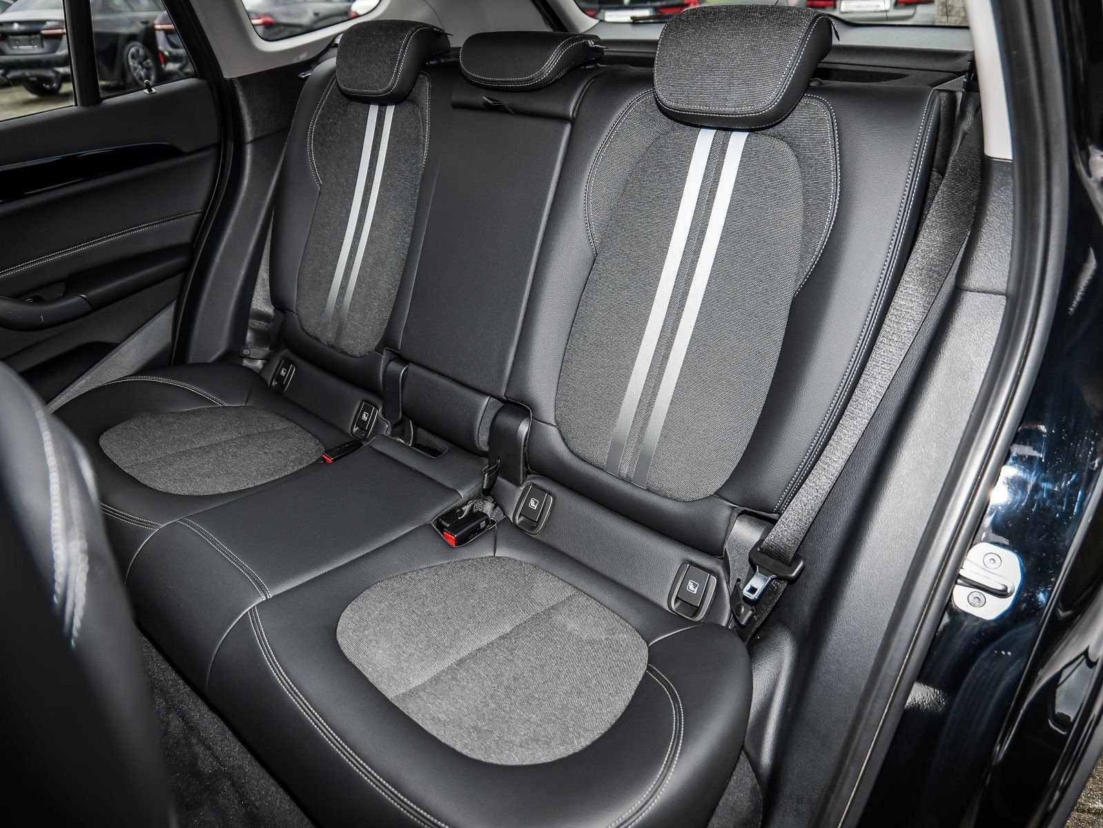 BMW X1 xDrive25e Sport Line - Samsaru's Car Outlet