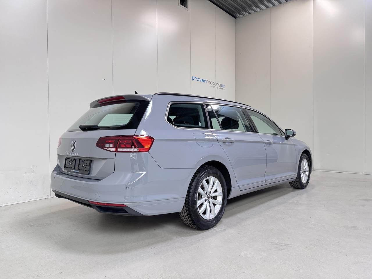 Volkswagen Passat 1.5 Benzine - Samsaru's Car Outlet
