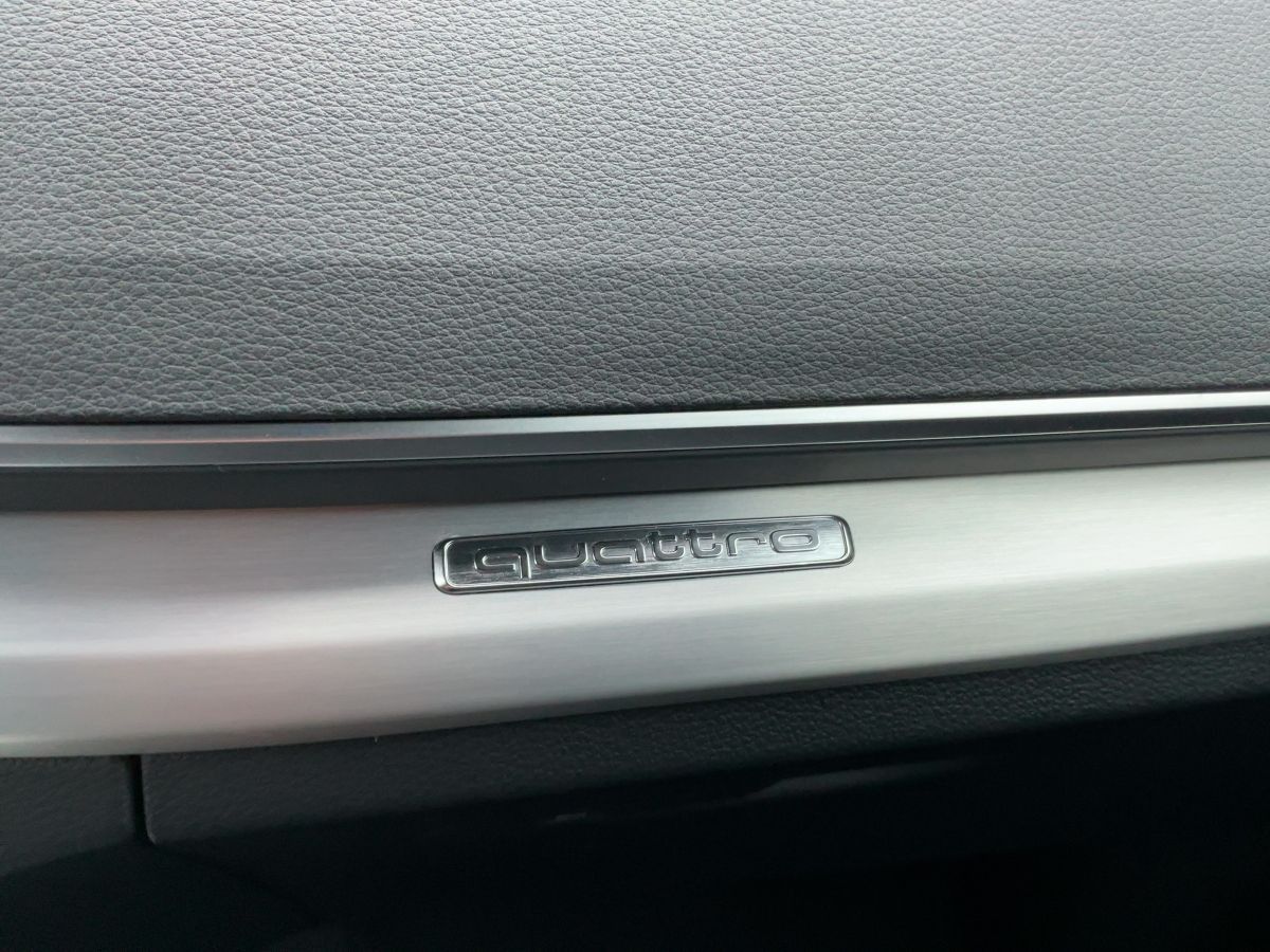 Audi Q5 45 TFSI QU 2xS-LINE - Samsaru's Car Outlet