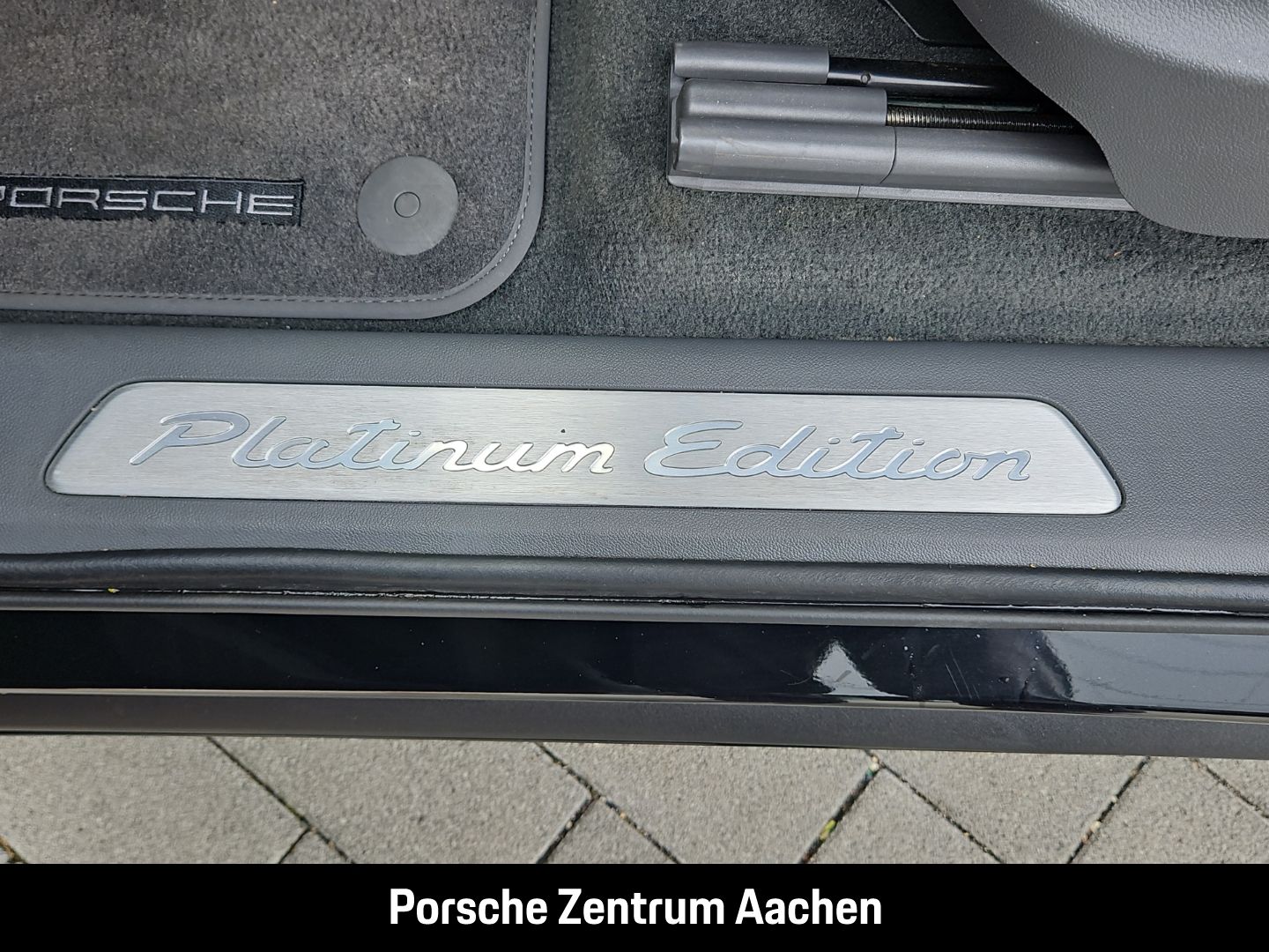 Porsche Cayenne Platinum Edition BOSE Sportabgasanlage